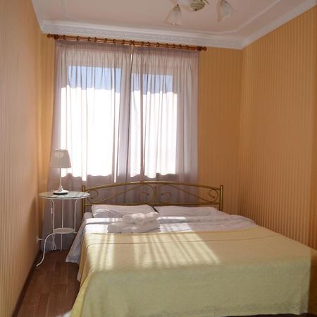 Apart Na Himnaziinoi Naberezhnii Διαμέρισμα Κχαρκίβ Εξωτερικό φωτογραφία
